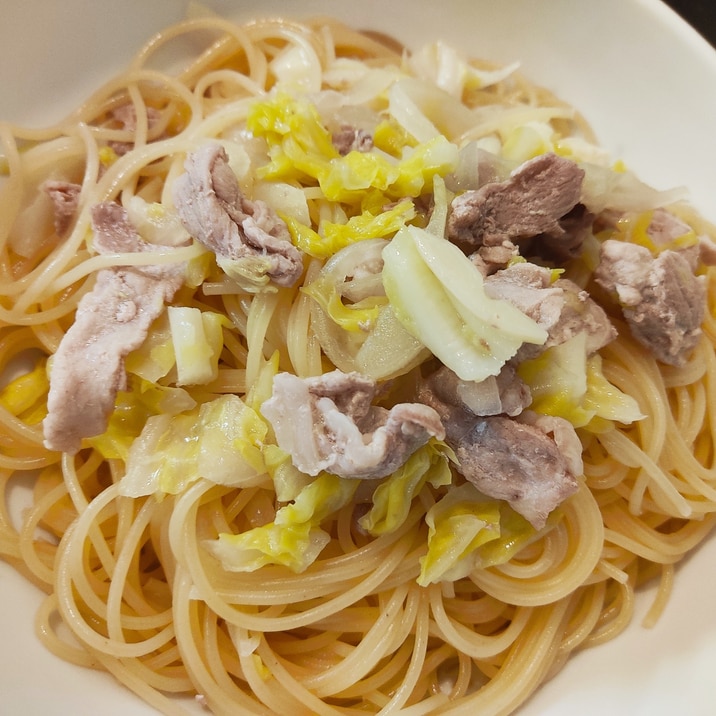 バターと白だしで☆豚肉と春キャベツのスパゲッティ